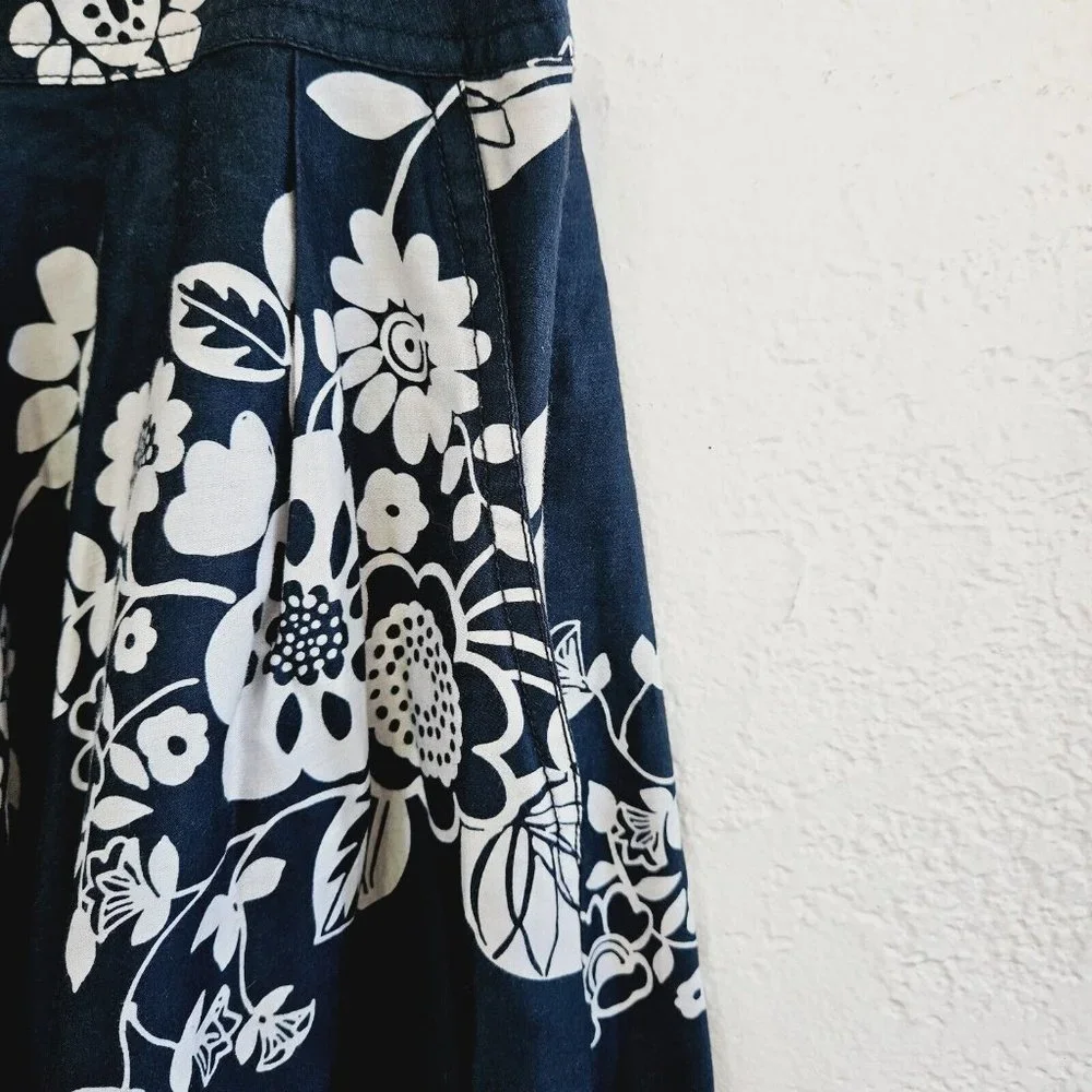 Josephine Chaus Woman Navy Floral Full Pleat Skirt Flowy 8 Knee Pockets Cotton - Picture 3 of 7